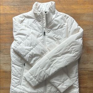 New North Face lightweight puffer down off white jacket🤍🤍